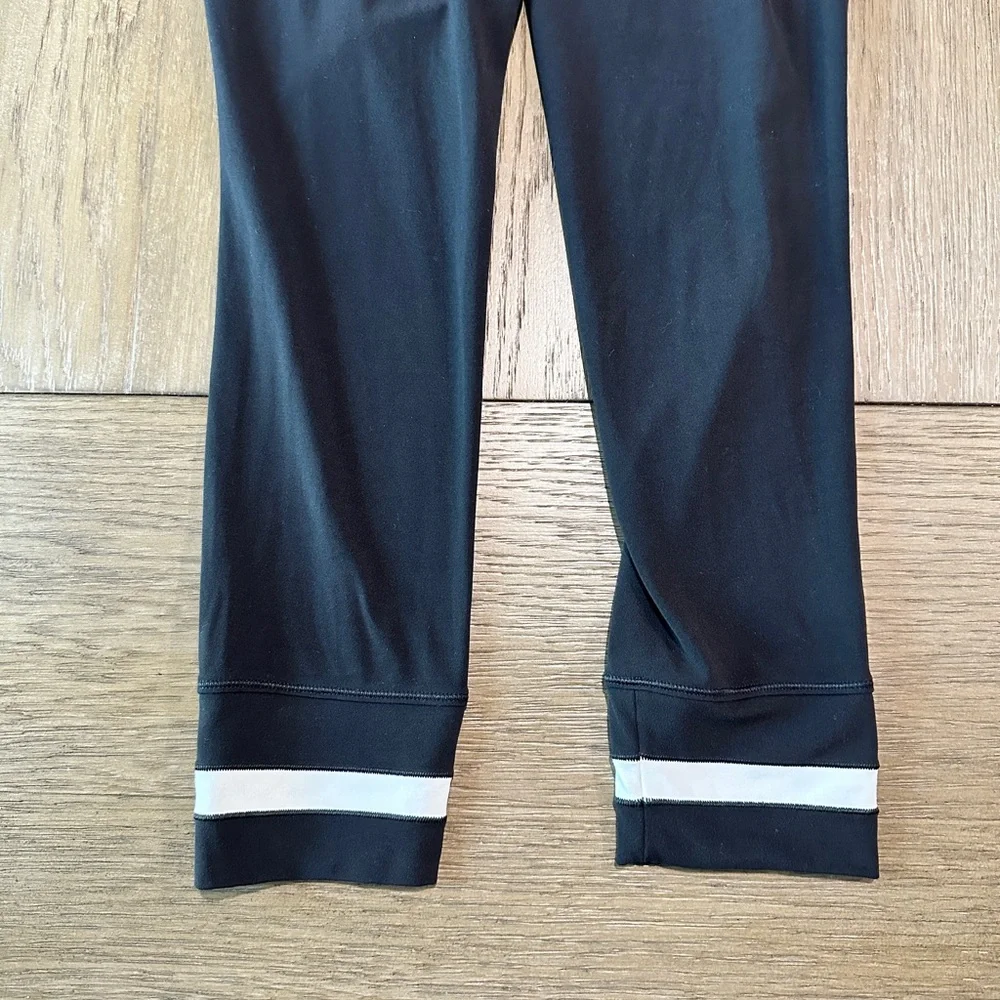 Athleta Salutation Stash Colorblock 7/8 Tight Size PS Black/White - Picture 4 of 11